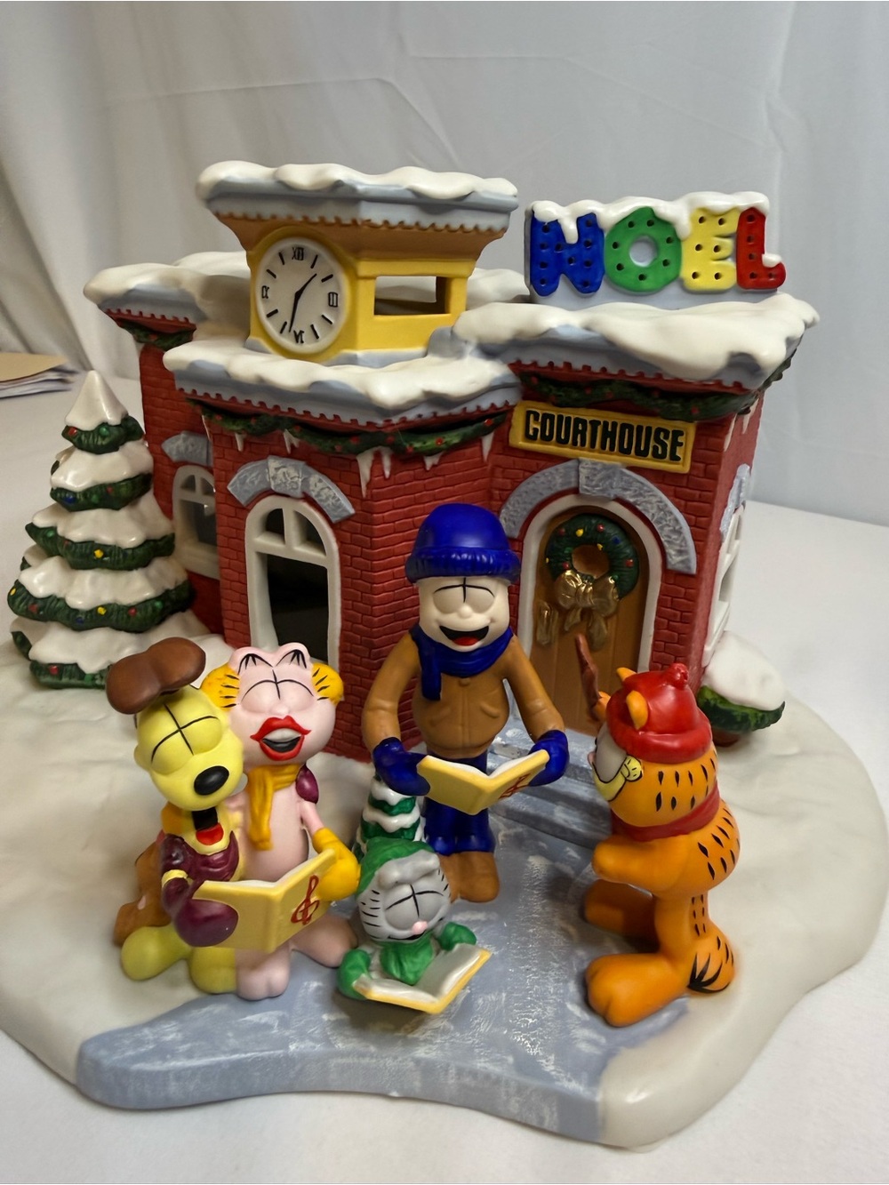 Vintage 1995 Danbury Mint Garfield Christmas Village "The Court House" Figurine